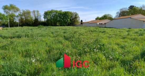 Terrain constructible Salles-sur-mer (Charente-Maritime 17)