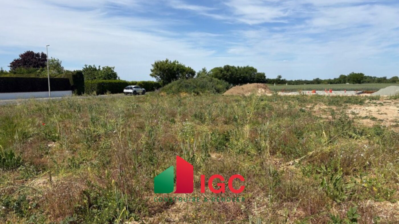 Terrain constructible Saint-jean-de-liversay  (Charente-Maritime 17)
