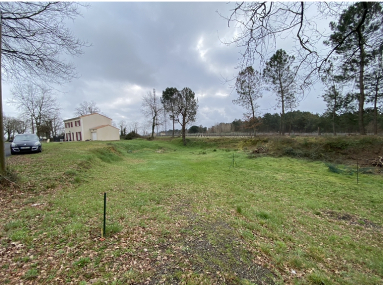 Terrain constructible Saint-ciers-sur-gironde (Gironde 33)