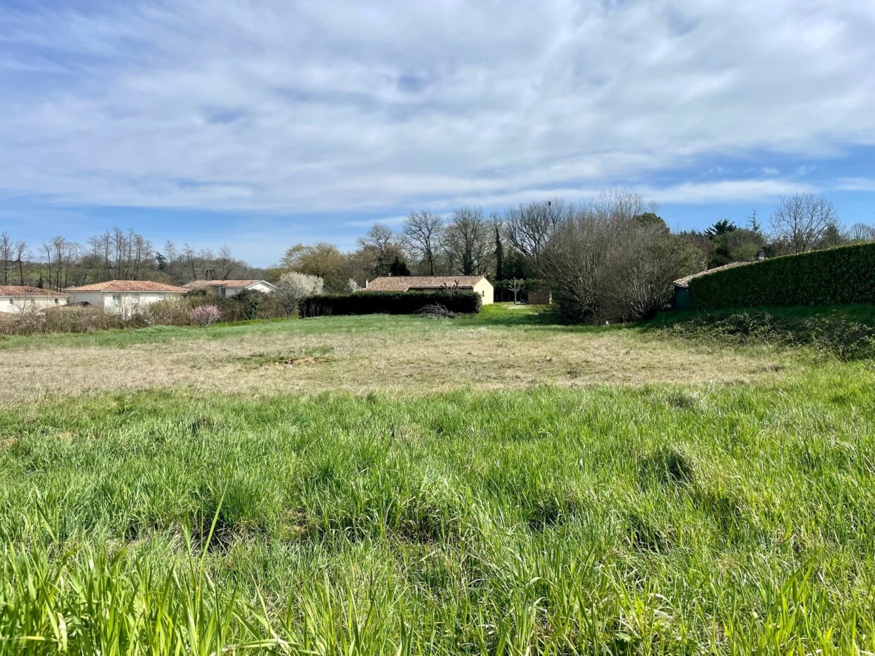 Terrain constructible Saint-savin (Gironde 33)