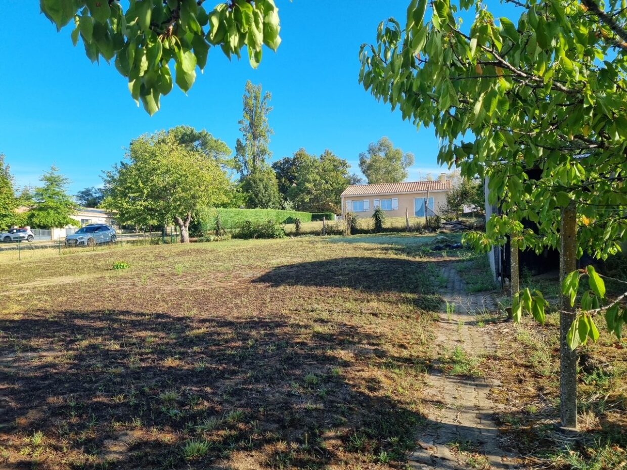 Terrain constructible Langon  (Gironde 33)