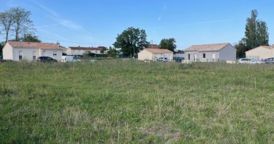 Terrain constructible Prignac-et-marcamps  (Gironde 33)